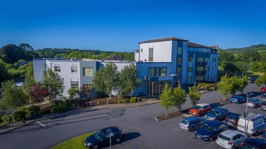 Hotel for 3 people, with Hot tub and Terrace as well as Garden and Pool in Wexford