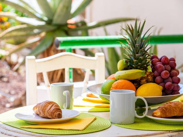Geheel vakantieappartement, Vakantieappartement voor 6 personen met zwembad in Los Cristianos, Arona