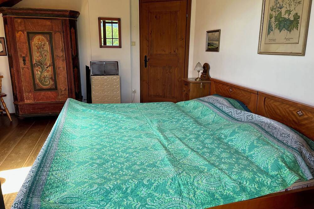 Ferienhaus mit Charme am Attersee in Nußdorf am Attersee, Bezirk Vöcklabruck
