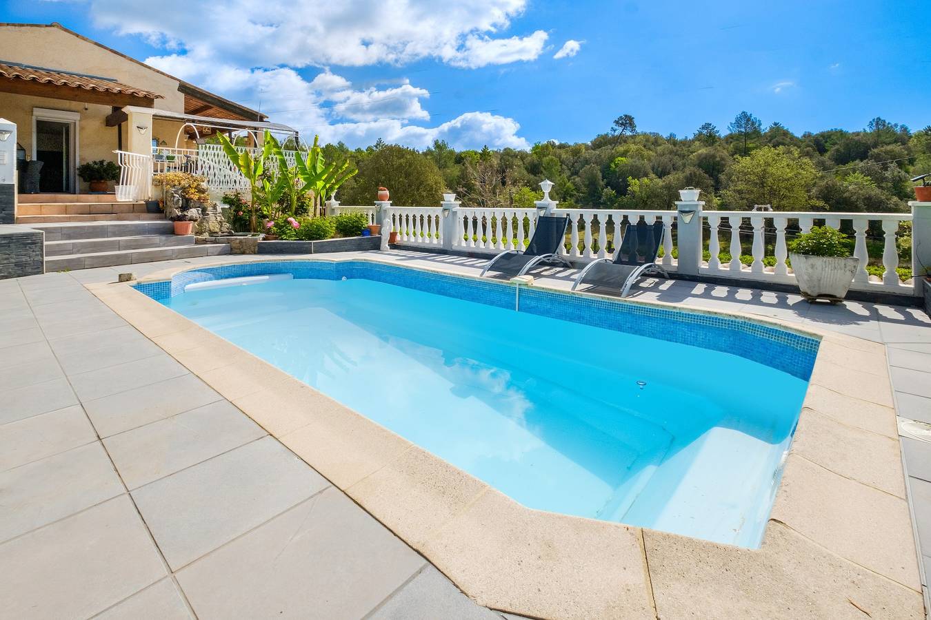 Villa 6 Pers Avec Piscine avec piscine privée, Wi-Fi et climatisation in Le Tignet, Côte méditerranéenne (France)