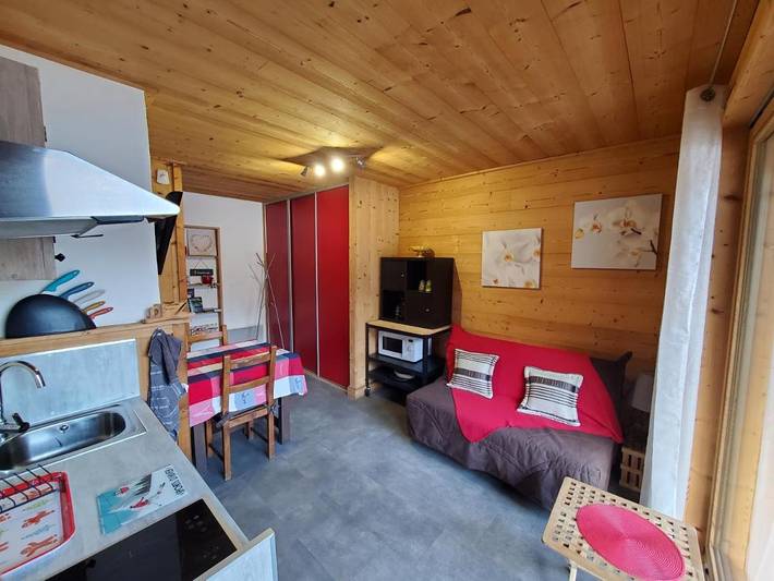 Appartement de vacances pour 4 personnes, avec jardin ainsi que vue et piscine, adapté aux familles