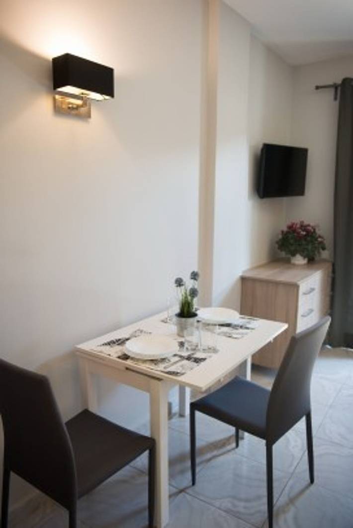 Διαμερίσματα διακοπών για 2 άτομα, με κήπο στη Λυγιά