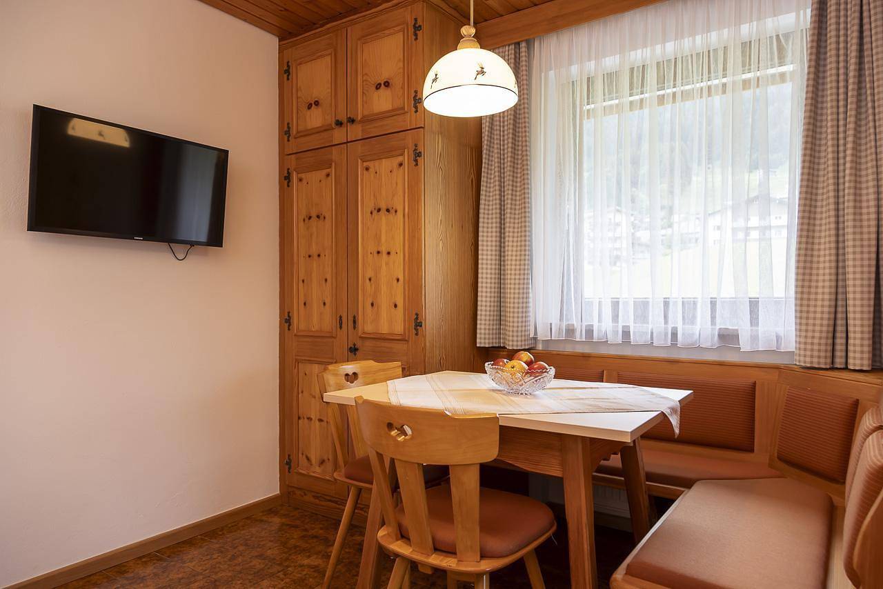 Appartement de vacances entier, Appartement mit Bad/Wc "A1" in Riezlern, Mittelberg