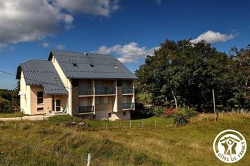 Gîte pour 4 personnes, avec vue et balcon à Hotonnes