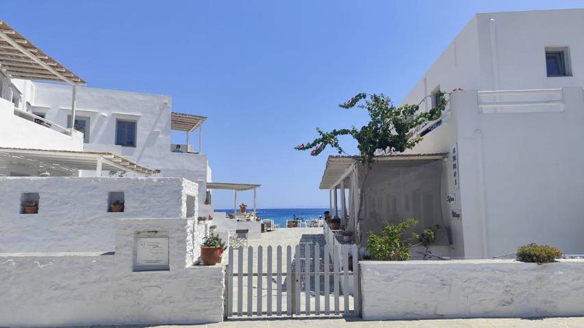 Location de vacances pour 2 personnes, avec Balcon ainsi que Terrasse et Vue dans Platis Gialos Sifnos