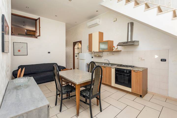 Apartamento entero, Apartamento 'A Casa Mia' con Vista a la Montaña, Terraza Privada y Aire Acondicionado in Riposto, Provincia de Catania