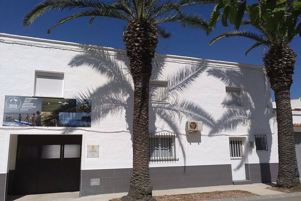 Accommodation in Plenary Delta-Casa victoria in el Poblenou del Delta, Amposta
