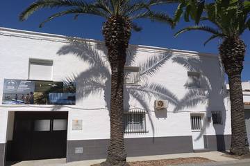 Location de vacances pour 40 personnes, avec jardin, animaux acceptés à Amposta