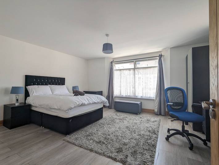Holiday rental for 10 people, with Hot tub in Cardiff