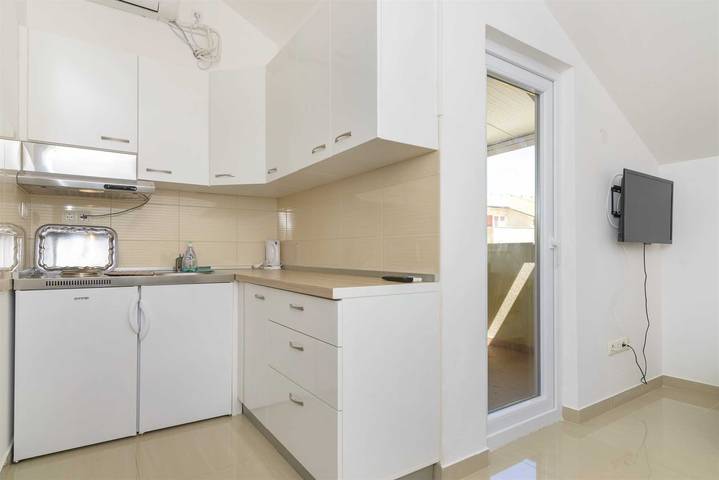 Ganze Wohnung, Ferienwohnung für 4 Personen mit Balkon in Srima, Šibenik-Knin