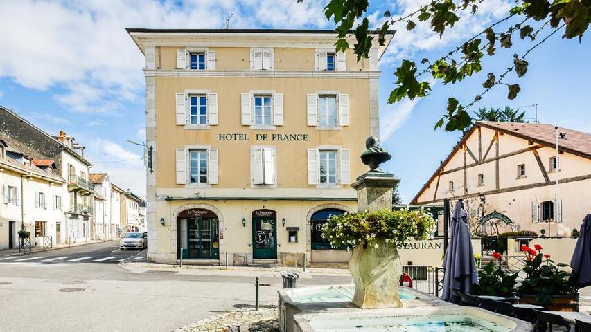Hôtel pour 2 personnes, avec terrasse et vue à Ferney-Voltaire - 2