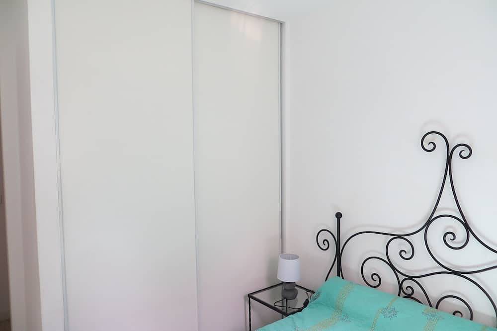 Apartamento entero, Appt vistas al mar 700m. de la playa, en Lumio en el puerto deportivo de Sant Ambroggio in Sant Ambroggio, Lumio