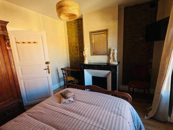 Gîte pour 2 personnes, avec terrasse et vue, animaux acceptés à Carbonne