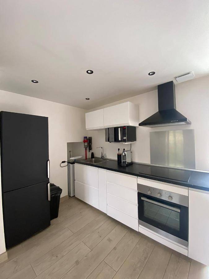 Location de vacances pour 4 personnes, avec jacuzzi ainsi que sauna et terrasse, animaux acceptés à Saint-Hélen - 2