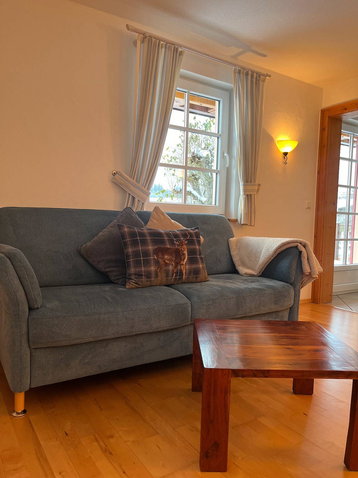 Ganze Wohnung, Ferienwohnung Lindenhof" mit Bergblick, Gemeinschaftsgarten und Wlan in Suedlicher Schwarzwald, Lenzkirch