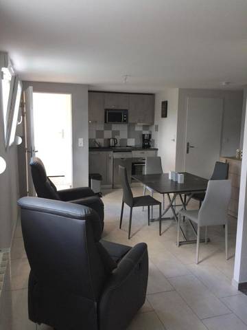 Gîte pour 3 personnes, avec terrasse et jardin à Le Russey