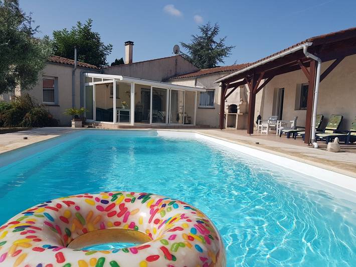 Location de vacances pour 10 personnes, avec Jardin à Corme-Écluse