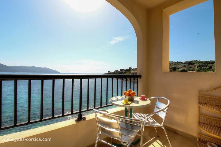 Gîte pour 2 personnes, avec Terrasse et Vue dans Plage de Tiuccia