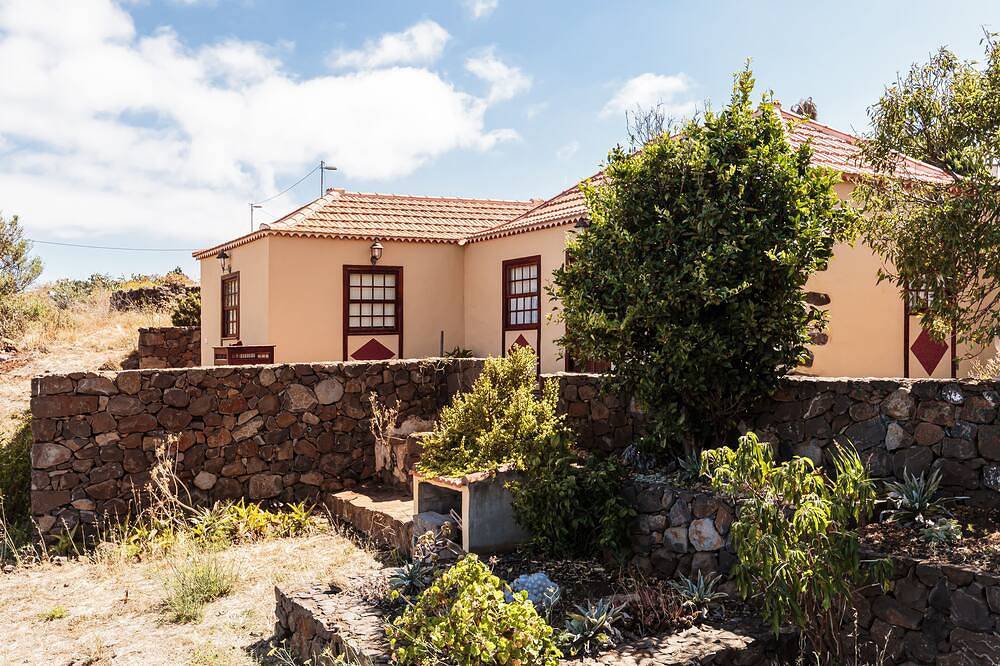 Casa con Bonitas Vistas y Cerca del Centro del Pueblo de Garafía, La Palma in Garafía, La Palma Nord