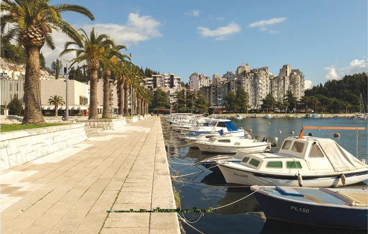 Ganze Ferienwohnung, Gemütliches Apartment mit Meerblick, Terrasse, WLAN und Parkplatz in der Nähe von Ploče in Ploce, Dubrovnik-Neretva