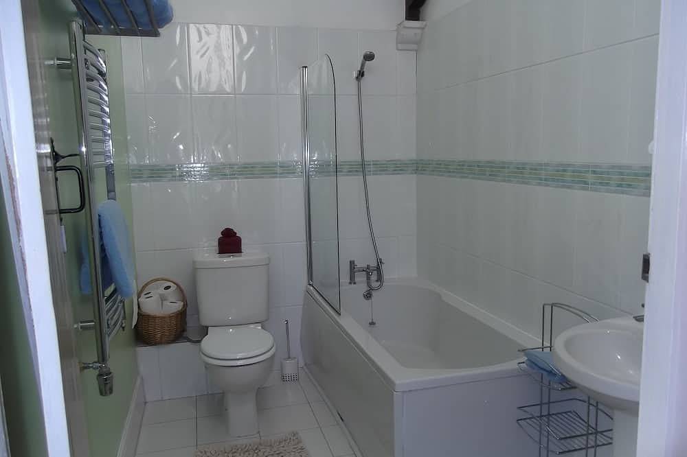 Private Annex to Manor Sleeps 6 in Shepton Mallet, Somerset