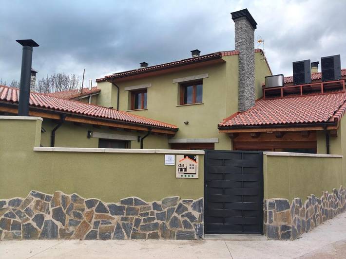 Casa rural con piscina para 14 personas, con Jacuzzi y Terraza además de Jardín y Piscina en Provincia de Palencia