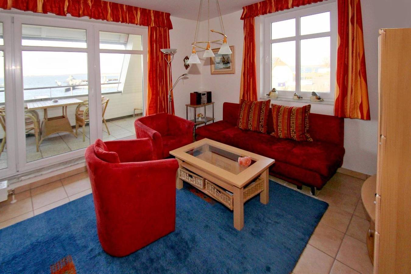 Ganze Wohnung, Hafennahe Ferienwohnung mit Balkon und Meerblick - Hafenhäuser Wiek 15 in Wiek, Rügen