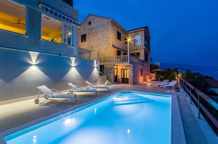 Ferienwohnung für 10 Personen, mit Balkon/Terrasse und Pool - 1