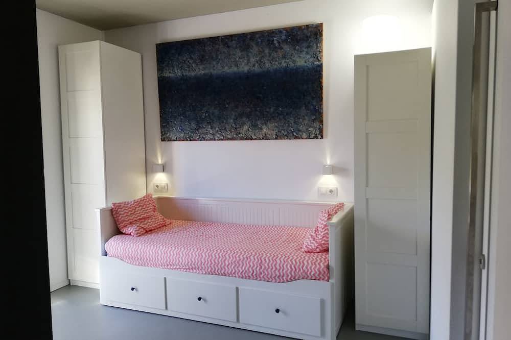 Design house near pantin beach in Valdoviño, Galician Coast