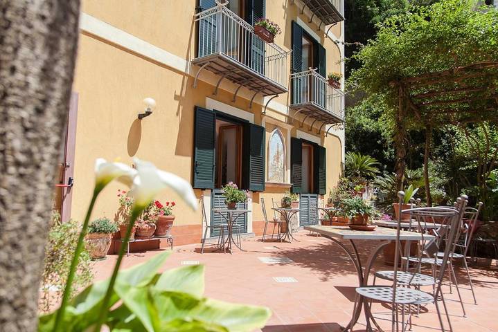 Hôtel pour 2 personnes, avec Balcon et Terrasse ainsi que Jardin et Vue à Atrani