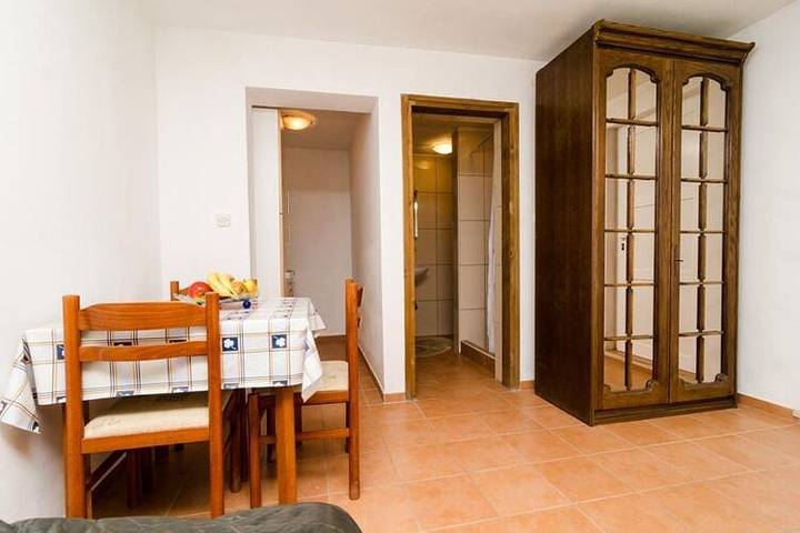 Gîte pour 2 personnes, avec terrasse, adapté aux familles à Drače - 2