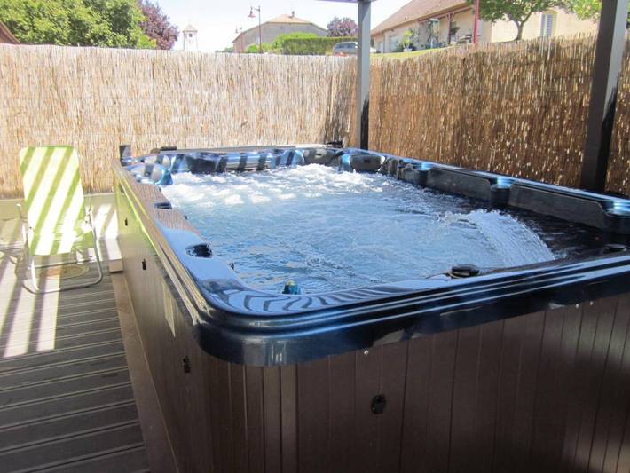 Gîte pour 4 personnes, avec terrasse à They-sous-Montfort