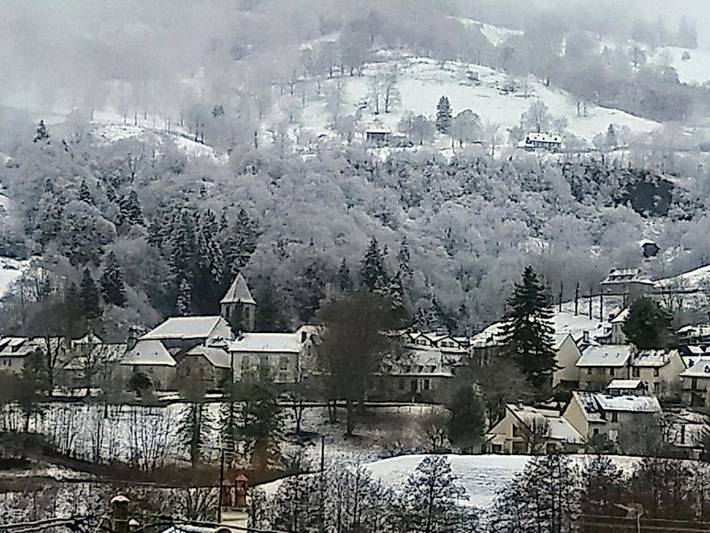 Location de vacances pour 4 personnes, avec vue et balcon à Thiézac - 3
