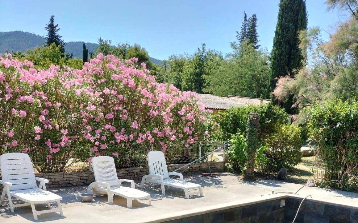 Le Mazet - Gîte les Floralies en Provence in Malaucène, Parc naturel régional du Mont-Ventoux