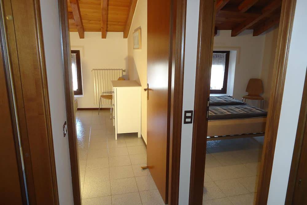 Ganze Wohnung, Casa Enrica Typ E2, bis 4 Pers, 200m zum See, ruhige und sehr romantische Lage in Idro, Gardasee-Berge