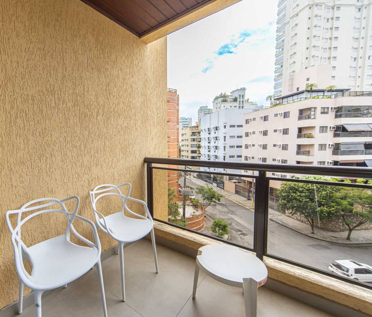 Apartamento inteiro, Apto com Garagem e Ar-condicionado a 600m da Praia in Praia da Enseada (Guarujá), Baixada Santista