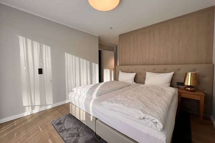 Appartement entier, Luxuriös Ausgestattete Ferienwohnung für Max. 4 Personen. Pool, Strand und Sauna in Waren, Lac Müritz