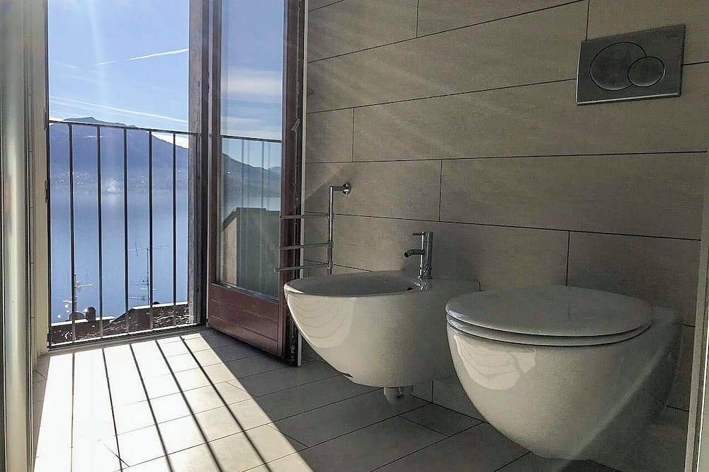Ganze Wohnung, Modern möblierte 1-Zimmer-Studiowohnung  mit Balkon, Pool und Seezugang in Oggebbio, Oggebbio Gemeinde