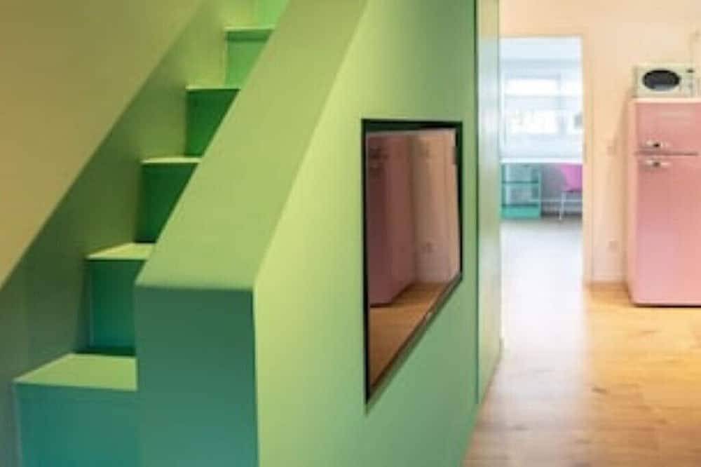 Entire apartment, Moderne, neu Renovierte Dachgeschoßwohnung in Karlsruhe in Karlsruhe, Rhine Plain
