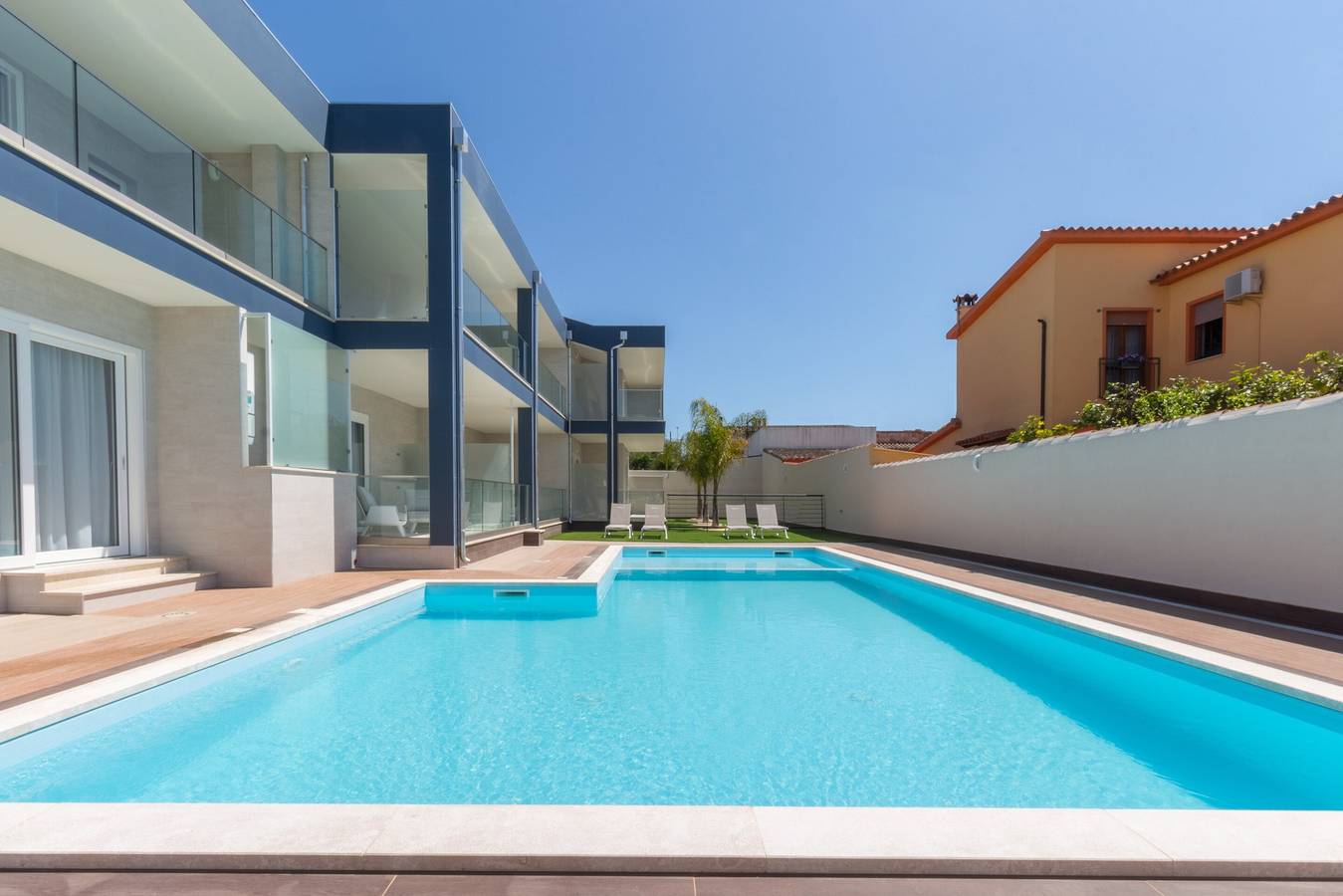 Ganzes Studio, Studio "Residenz Meridian Unità 5" in Strandnähe, mit Bergblick, Pool & Wlan in Villa San Pietro, Cagliari Provinz
