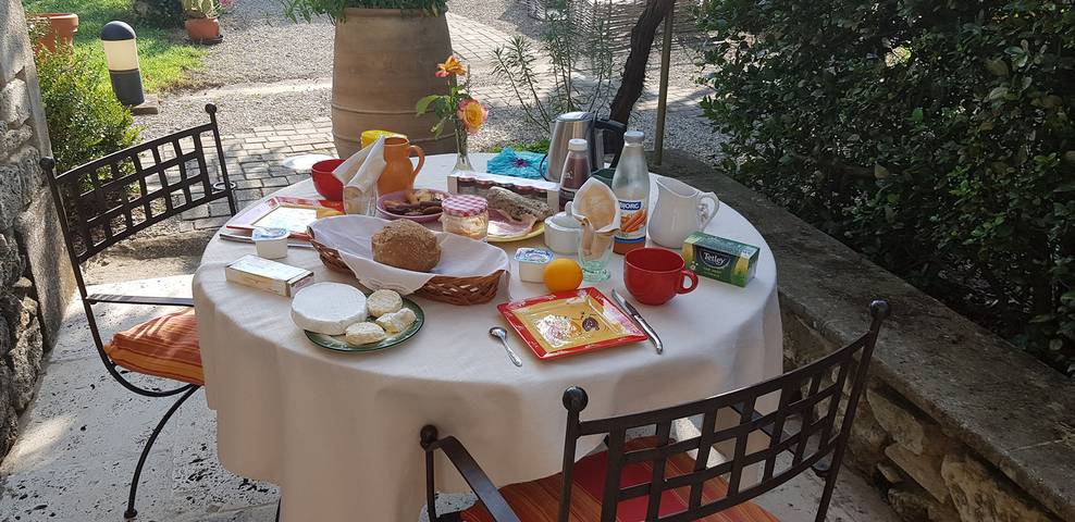 Gîte pour 2 personnes, avec jardin et piscine à Saint-Rémy-de-Provence - 4
