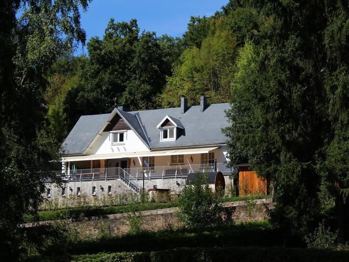 Ferienhaus für 15 Personen, mit Sauna und Garten sowie Whirlpool und Terrasse, kinderfreundlich