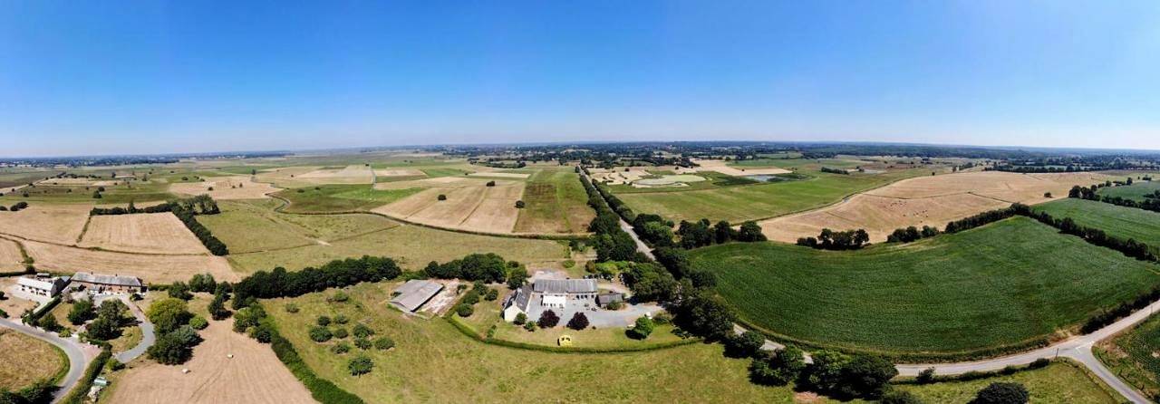 Gîte pour 15 personnes, avec vue et jardin, animaux acceptés à Tribehou