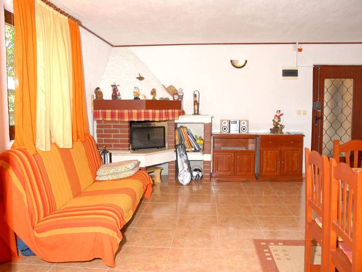 Ferienhaus für 4 Personen, mit Terrasse und Pool in Sisan - 2