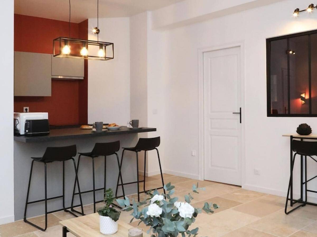 Appartement entier, One-Bedroom Apartment in Senlis, Oise