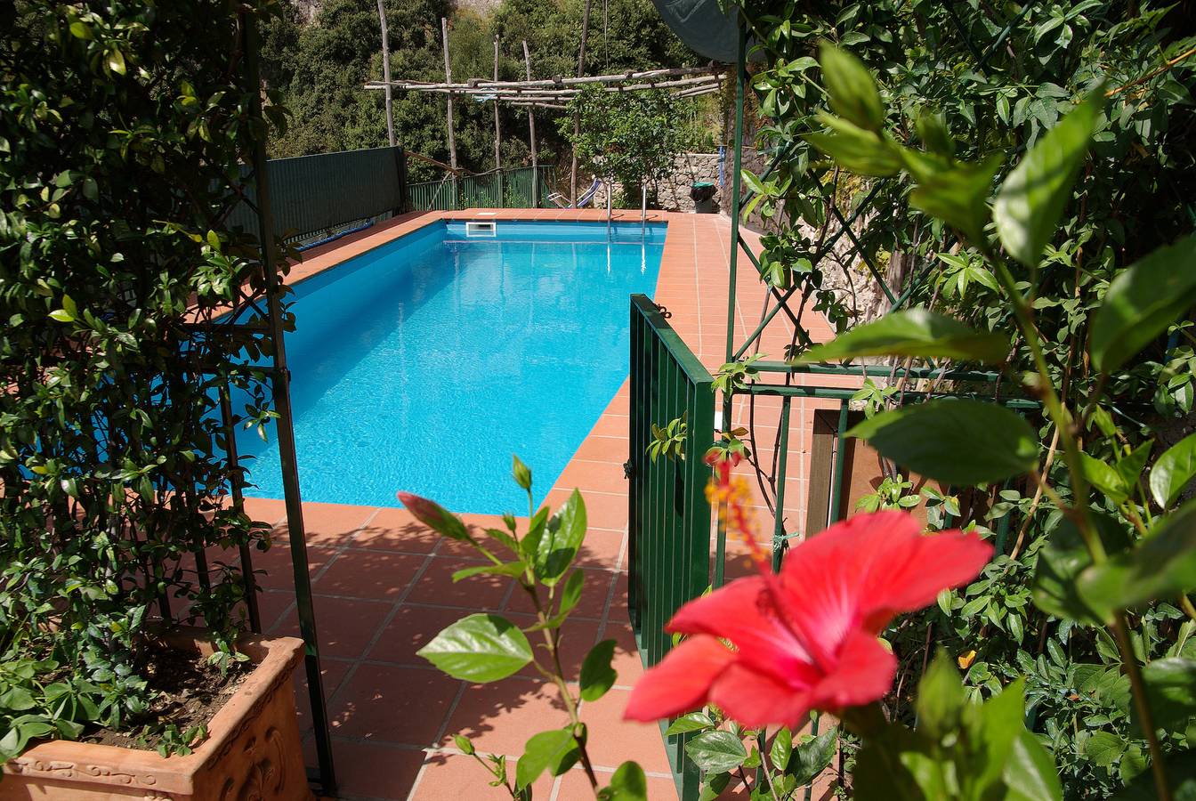 Traumvilla mit direktem Meerzugang und Pool in Furore, Amalfiküste