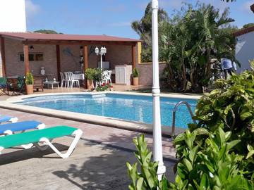 Chalet für 6 Personen, mit Ausblick und Pool sowie Garten, mit Haustier in Conil de la Frontera
