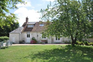 Gîte pour 10 personnes, avec vue et jardin à Cormeray (Loir-et-Cher)