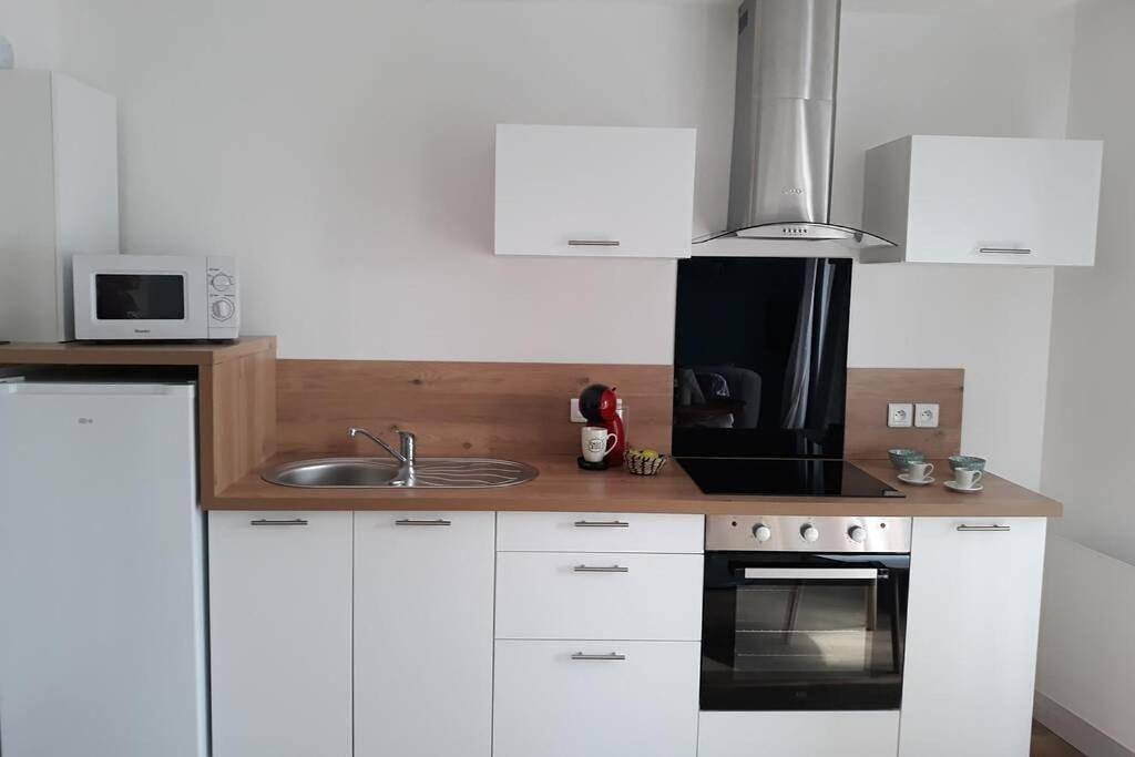 Appartement entier, One-Bedroom Apartment in Boulogne-sur-Mer, Région de Boulogne-sur-Mer