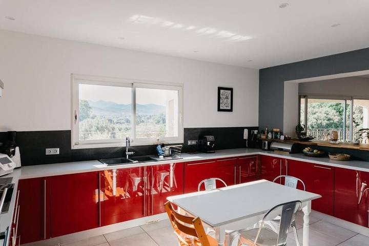 Location de vacances pour 8 personnes, avec piscine ainsi que balcon et vue à Saint-Jean-Pla-de-Corts - 4